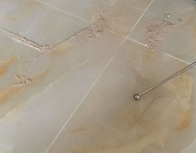 东宁瓷砖空鼓维修公司分享粘合剂选择不当在瓷砖铺贴过程中可能导致以下问题