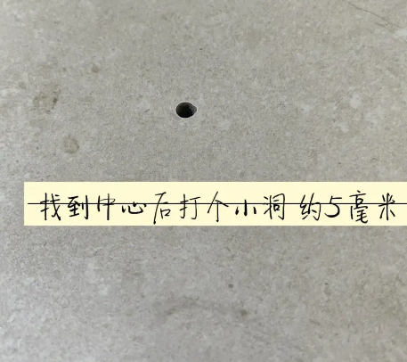 东宁瓷砖空鼓维修公司专业解答在瓷砖铺贴过程中，如果砂料搅拌不均匀，将会带来以下问题